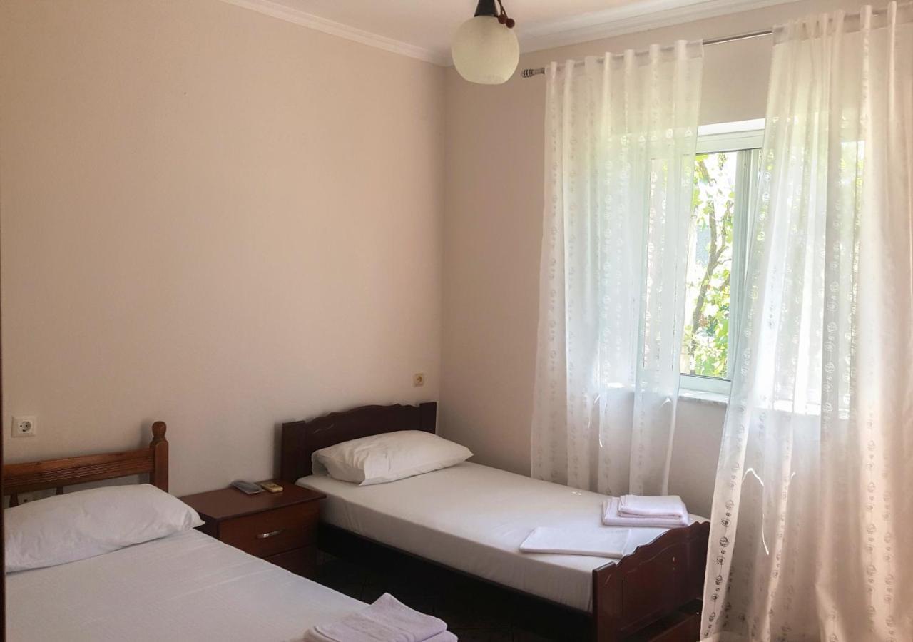 Vita Apartment - Spacious Garden And Balcony 5 Min To Beach & Center Ksamil Dış mekan fotoğraf