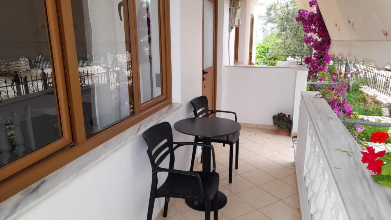 Vita Apartment - Spacious Garden And Balcony 5 Min To Beach & Center Ksamil Dış mekan fotoğraf