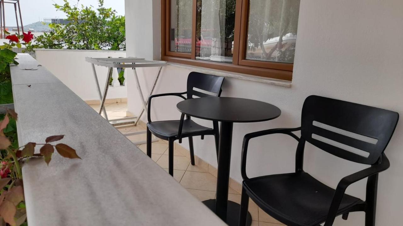 Vita Apartment - Spacious Garden And Balcony 5 Min To Beach & Center Ksamil Dış mekan fotoğraf