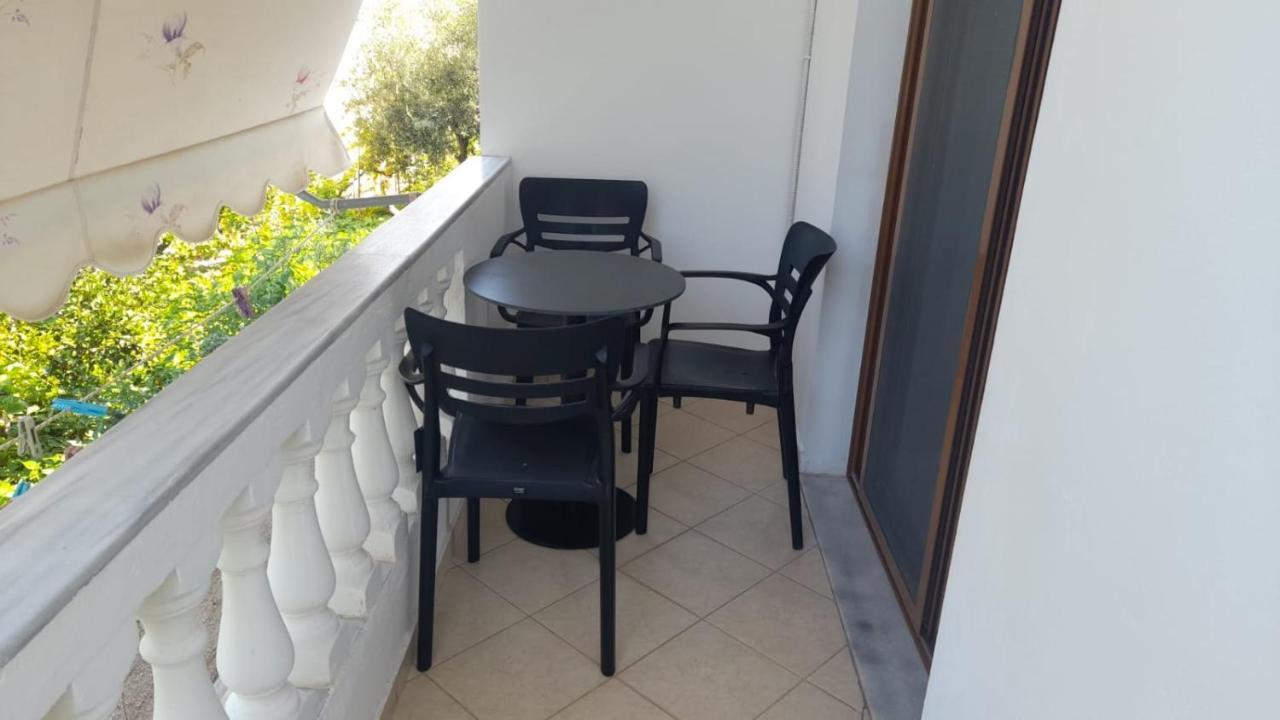 Vita Apartment - Spacious Garden And Balcony 5 Min To Beach & Center Ksamil Dış mekan fotoğraf