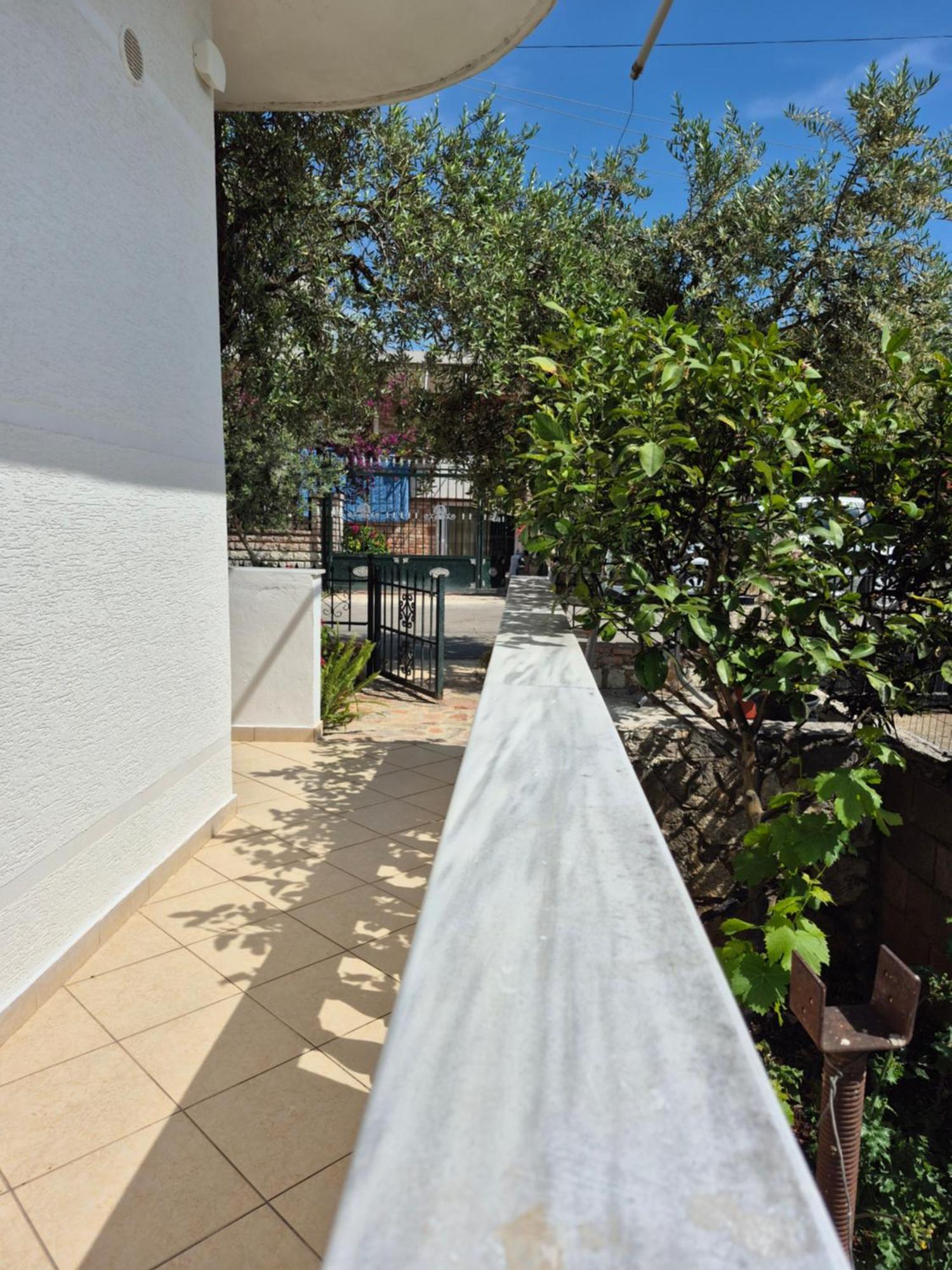 Vita Apartment - Spacious Garden And Balcony 5 Min To Beach & Center Ksamil Dış mekan fotoğraf