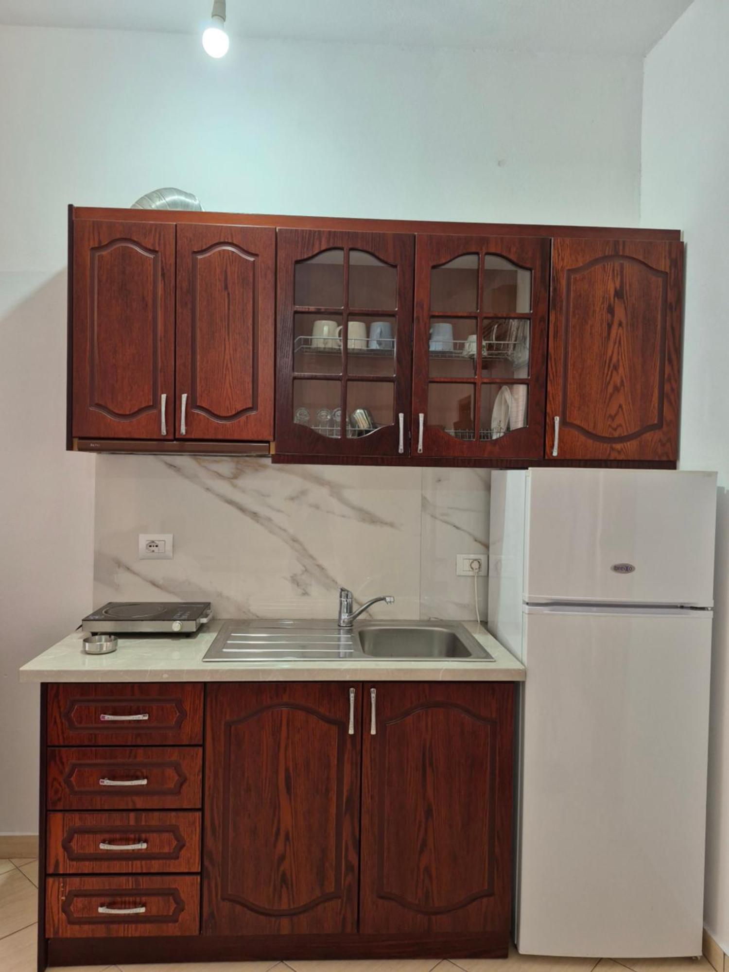 Vita Apartment - Spacious Garden And Balcony 5 Min To Beach & Center Ksamil Dış mekan fotoğraf